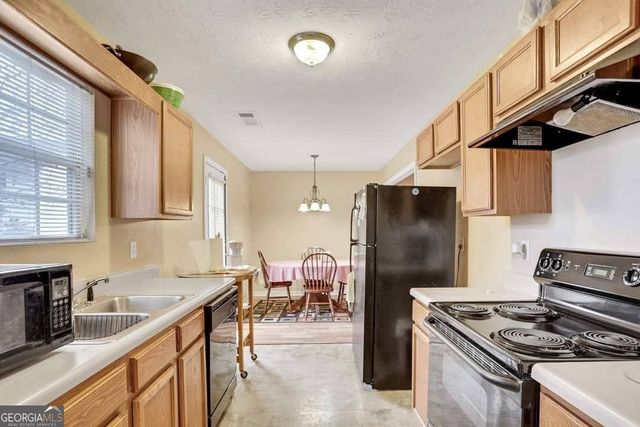 1528 Locomotive Drive NE, Conyers, GA 30013