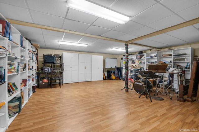 257 Schenck Avenue, Great Neck, NY 11021