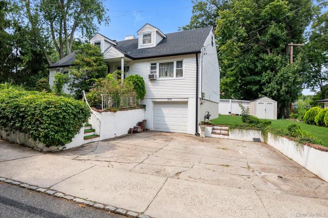 257 Schenck Avenue, Great Neck, NY 11021