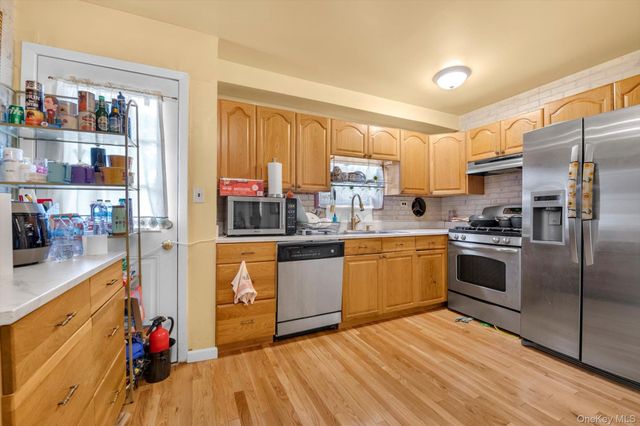 257 Schenck Avenue, Great Neck, NY 11021
