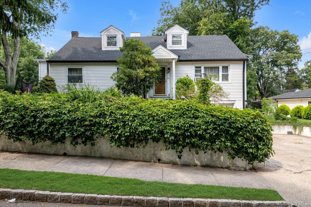 257 Schenck Avenue, Great Neck, NY 11021