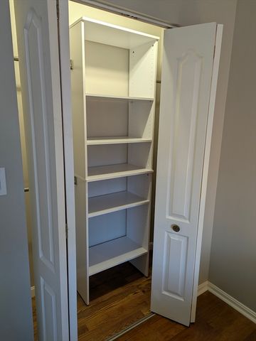 20 Central St 405, Salem, MA 01970