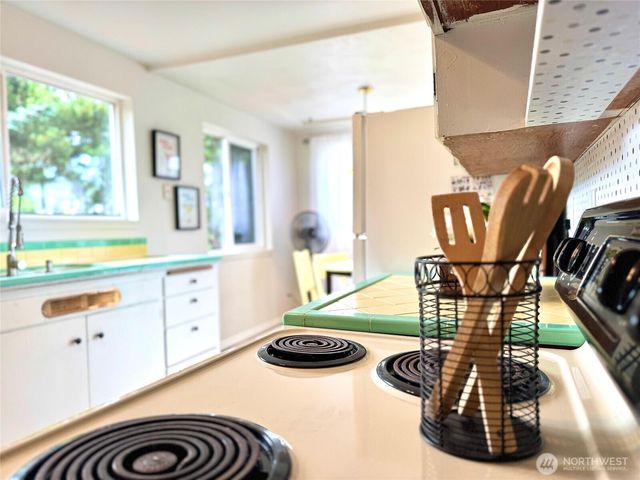 5202 N Highland Street, Ruston, WA 98407