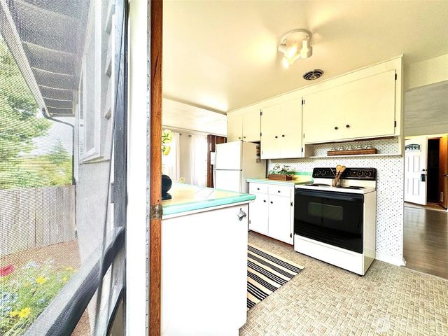 5202 N Highland Street, Ruston, WA 98407