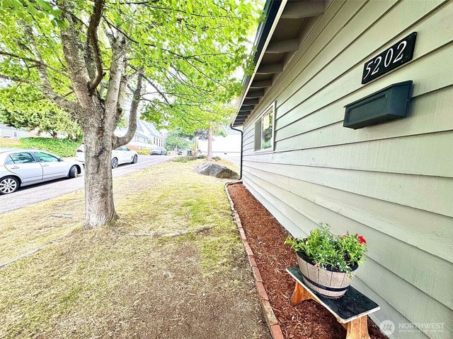 5202 N Highland Street, Ruston, WA 98407