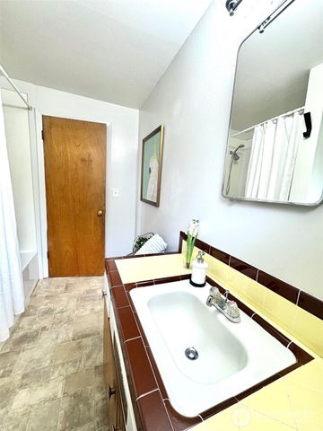 5202 N Highland Street, Ruston, WA 98407
