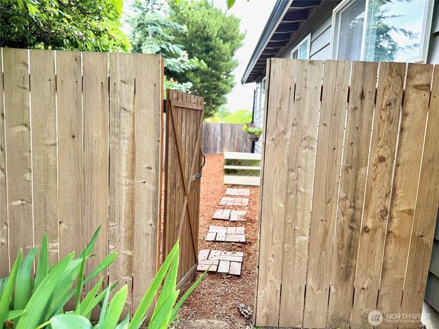 5202 N Highland Street, Ruston, WA 98407
