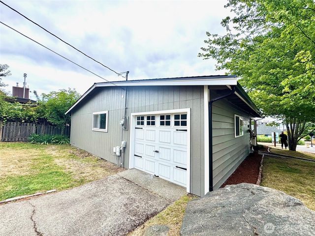 5202 N Highland Street, Ruston, WA 98407