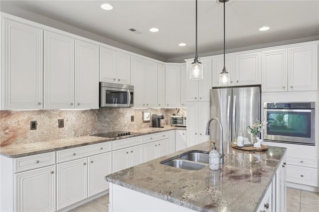 122 Liberty Ln, Freedom, PA 15042