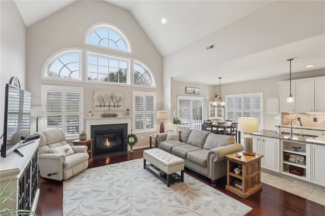 122 Liberty Ln, Freedom, PA 15042