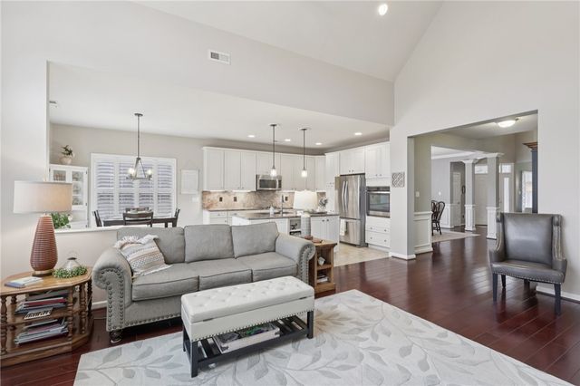 122 Liberty Ln, Freedom, PA 15042