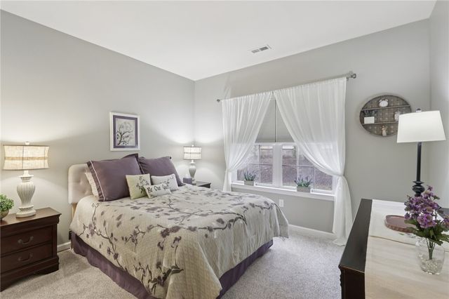 122 Liberty Ln, Freedom, PA 15042