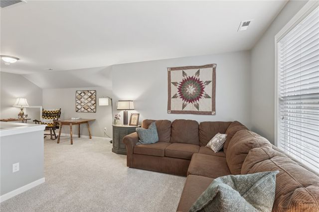 122 Liberty Ln, Freedom, PA 15042