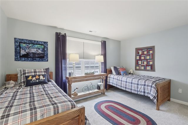 122 Liberty Ln, Freedom, PA 15042