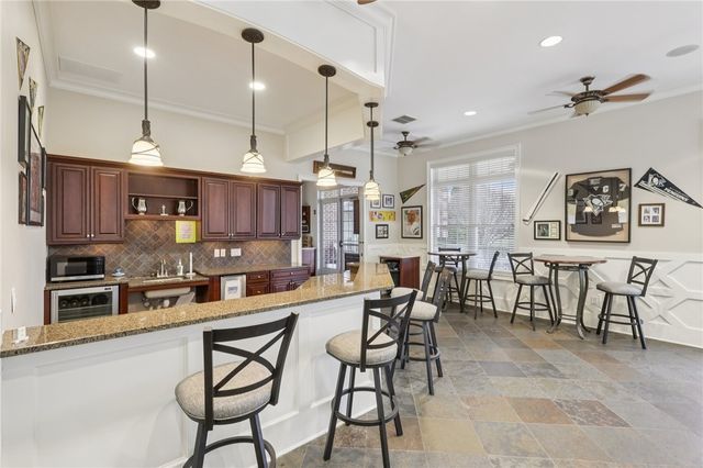 122 Liberty Ln, Freedom, PA 15042