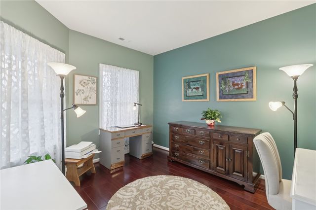 122 Liberty Ln, Freedom, PA 15042