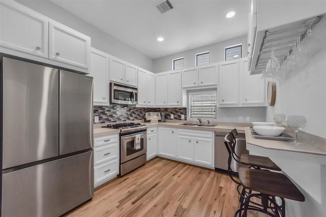 8715 Meadowcroft Drive 1102, Houston, TX 77063
