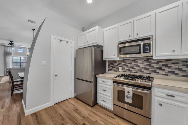 8715 Meadowcroft Drive 1102, Houston, TX 77063