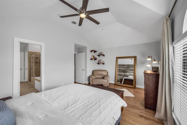8715 Meadowcroft Drive 1102, Houston, TX 77063