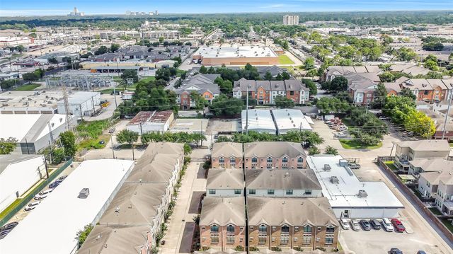 8715 Meadowcroft Drive 1102, Houston, TX 77063