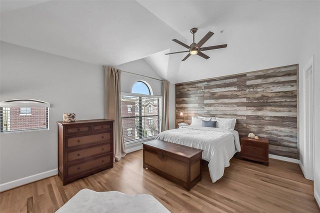8715 Meadowcroft Drive 1102, Houston, TX 77063