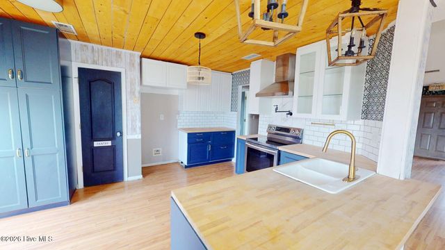 191 Eagle Creek Road, Moyock, NC 27958