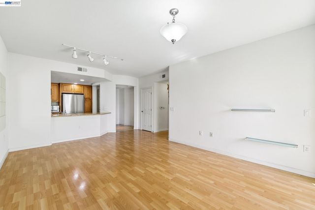 600 S Abel St 509, Milpitas, CA 95035