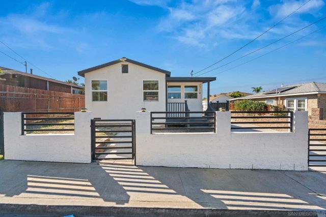 2718 Ridgeway Dr, National City, CA 91950