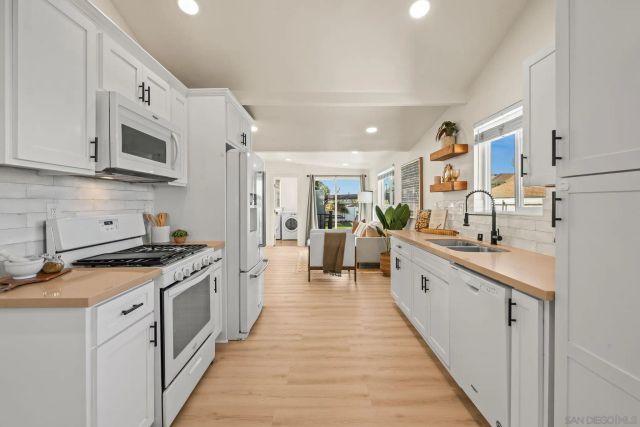 2718 Ridgeway Dr, National City, CA 91950