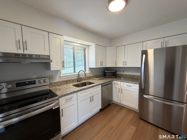 7 Homestead Lane 7, Brookfield, CT 06804