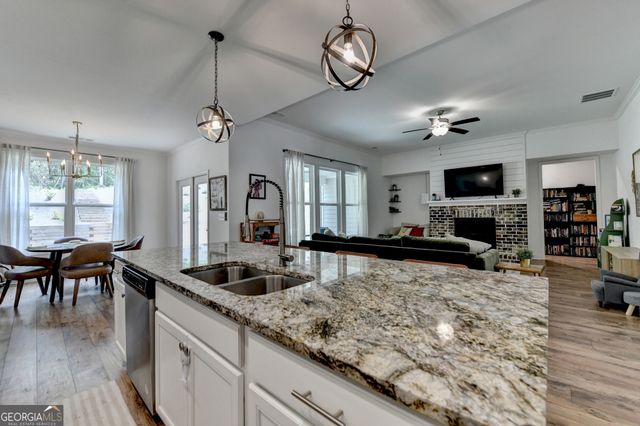 2129 Charmond Drive, Monroe, GA 30656