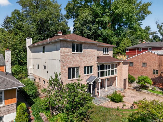 71-57 Douglaston Parkway, Little Neck, NY 11362