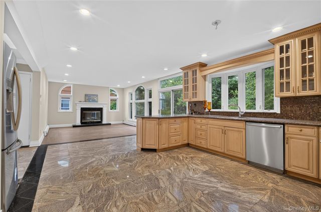 71-57 Douglaston Parkway, Little Neck, NY 11362
