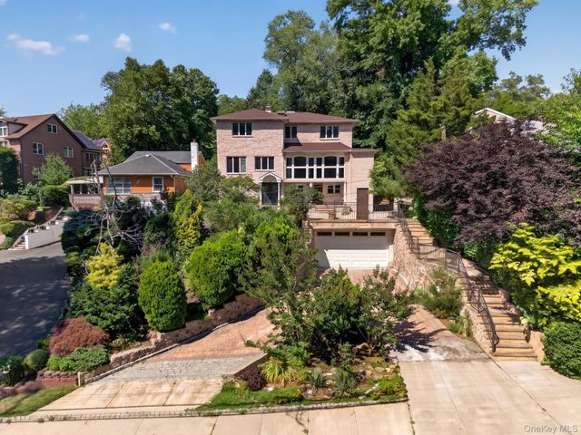 71-57 Douglaston Parkway, Little Neck, NY 11362
