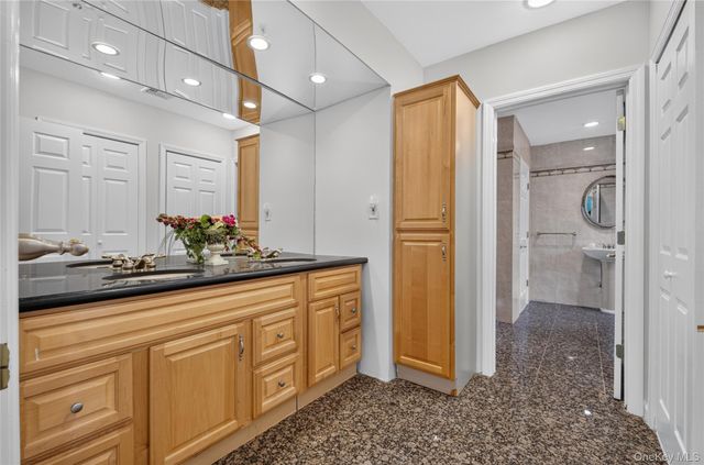 71-57 Douglaston Parkway, Little Neck, NY 11362