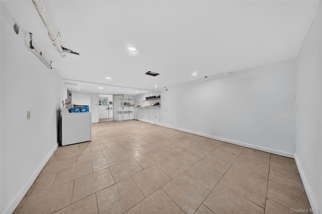 71-57 Douglaston Parkway, Little Neck, NY 11362