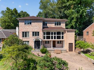 71-57 Douglaston Parkway, Little Neck, NY 11362