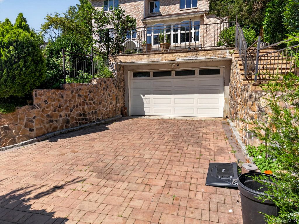 71-57 Douglaston Parkway, Little Neck, NY 11362 — photo 4