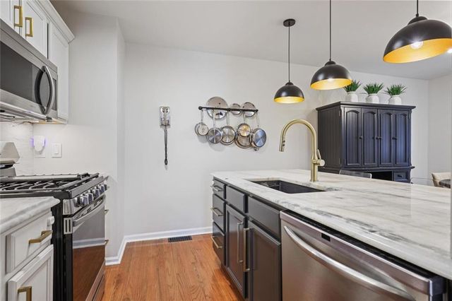 1032 Creatwood Circle, Smyrna, GA 30080