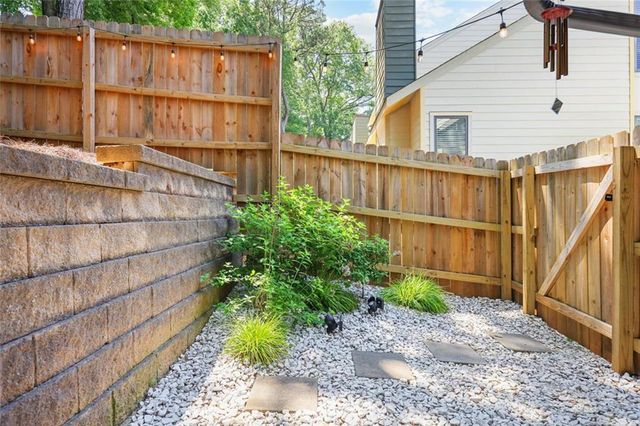 1032 Creatwood Circle, Smyrna, GA 30080