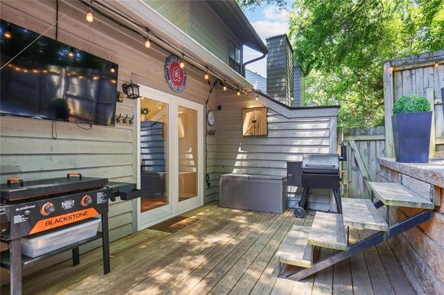 1032 Creatwood Circle, Smyrna, GA 30080