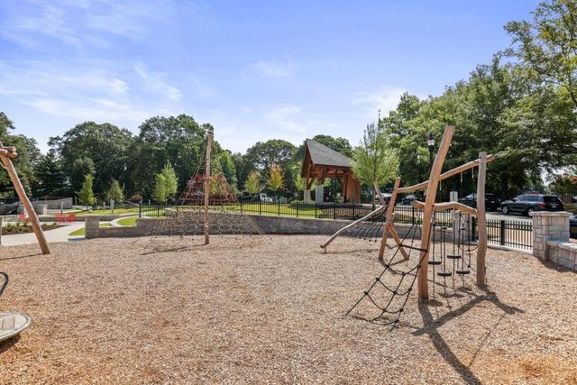 1032 Creatwood Circle, Smyrna, GA 30080