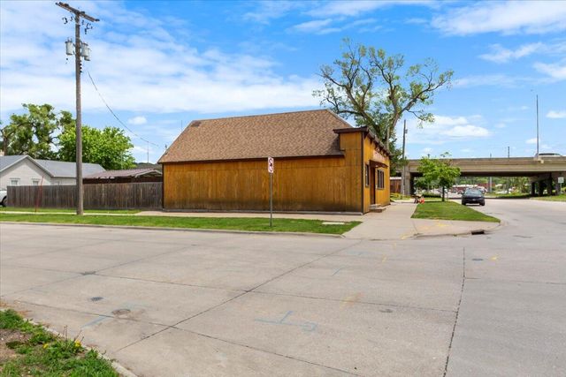 626 16TH Avenue, Council Bluffs, IA 51501
