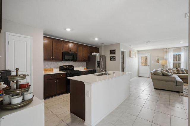 14025 Ilderton Street, Pilot Point, TX 76258
