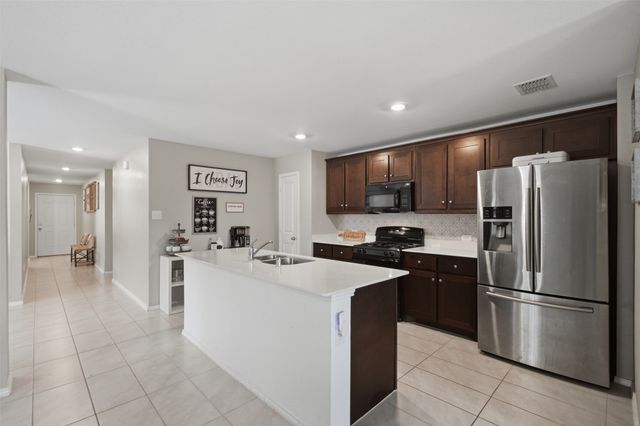 14025 Ilderton Street, Pilot Point, TX 76258