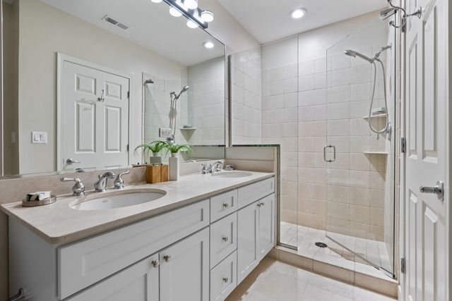 3534 N Fremont Street 3, Chicago, IL 60657