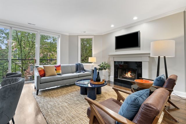 3534 N Fremont Street 3, Chicago, IL 60657