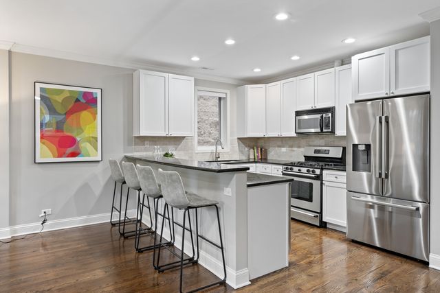 3534 N Fremont Street 3, Chicago, IL 60657