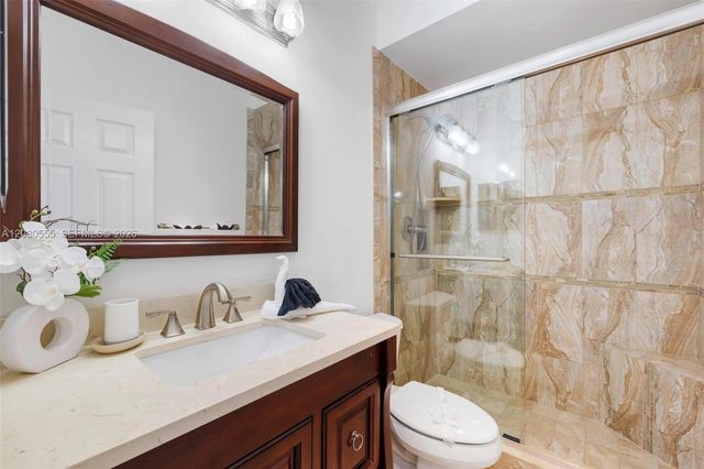 11613 NW 5th Street, Plantation, FL 33325