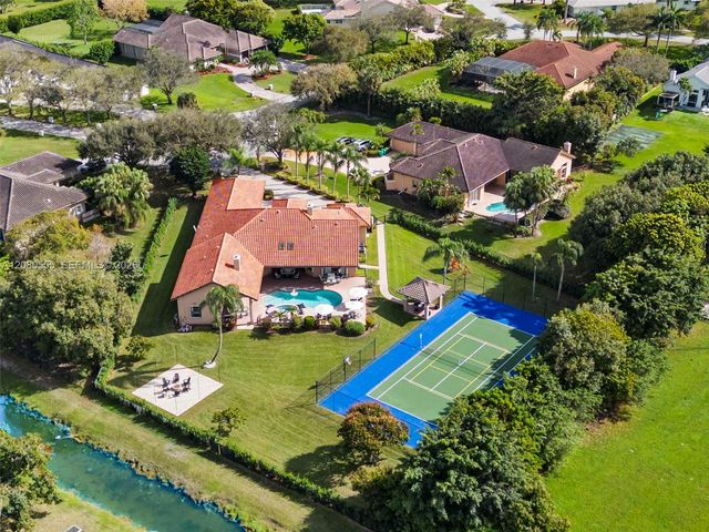 11613 NW 5th Street, Plantation, FL 33325